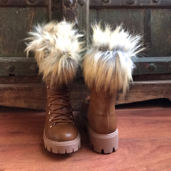 BOOTS WITH THE FURRR - Picture 3 of 4